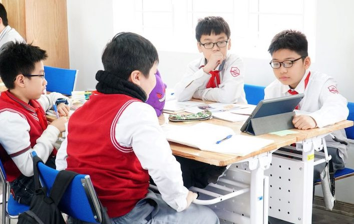 Học sinh Trường THCS Ngoại ngữ trong giờ học. Ảnh: UMS