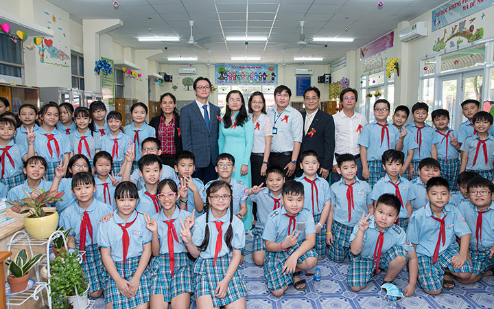 Khánh thành thư viện mới ở Trường tiểu học Ngô Quyền (Ảnh: AAV).