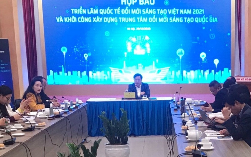 Quang cảnh buổi họp báo.