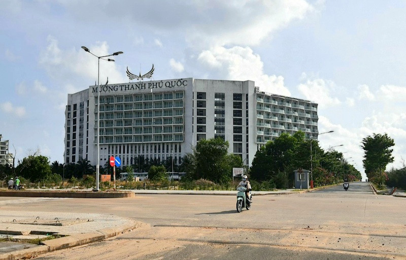 Công trình khách sạn Mường Thanh Phú Quốc vi phạm về trật tự xây dựng đã phải tháo dỡ phần vi phạm.