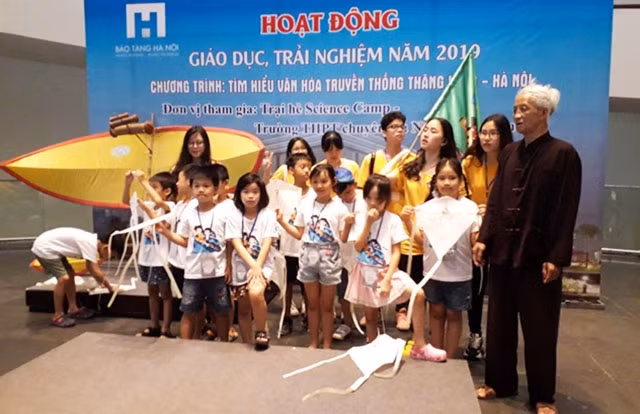 Nghệ nhân Nguyễn Xuân Quyền chia sẻ, hướng dẫn cách làm diều, sáo diều.