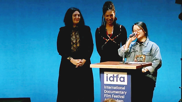 Diễm nhận giải tại Liên hoan phim tài liệu quốc tế Amsterdam 2021 - Liên hoan phim tài liệu lớn nhất thế giới.