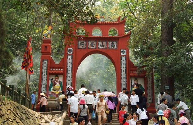 Lễ hội đền Hùng hằng năm. 