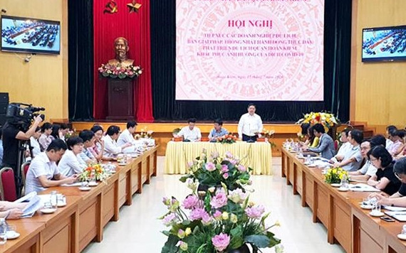 Các đại biểu thảo luận về những biện pháp tăng sức hút cho du lịch Hoàn Kiếm.