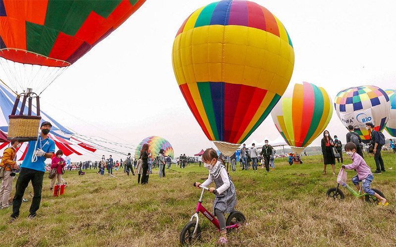 “Ngày hội khinh khí cầu-Hà Nội muôn màu”