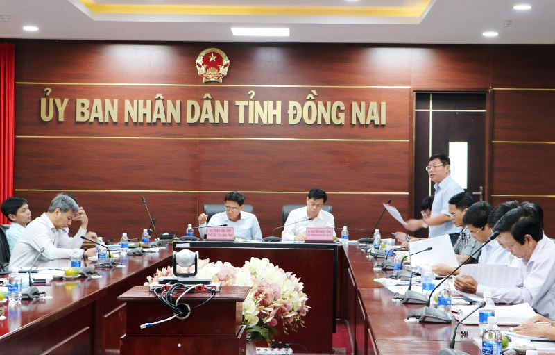 Quang cảnh buổi làm việc.