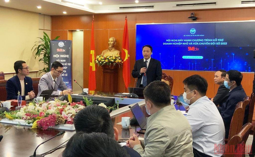 Thứ trưởng Thông tin và Truyền thông Nguyễn Huy Dũng phát biểu tại Hội nghị.