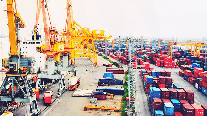 Bến container tại cảng Chùa Vẽ, Hải Phòng. Ảnh: SONG ANH