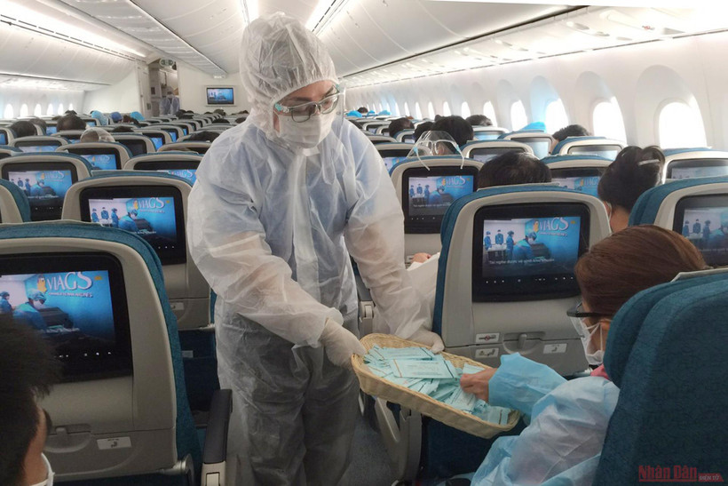 Hình ảnh trên chuyến bay chiều 22/7. 