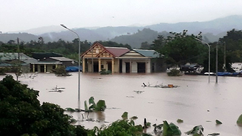 Mưa lũ ở các tỉnh miền trung gây thiệt hại lớn về người và tài sản của người dân. (Ảnh minh họa)