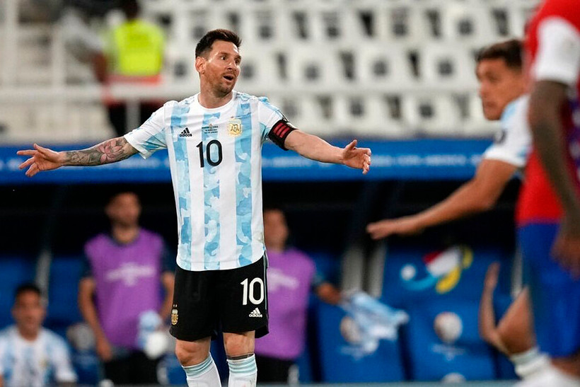 Chile cầm hòa Argentina với tỷ số 1-1. (Ảnh: Marca)