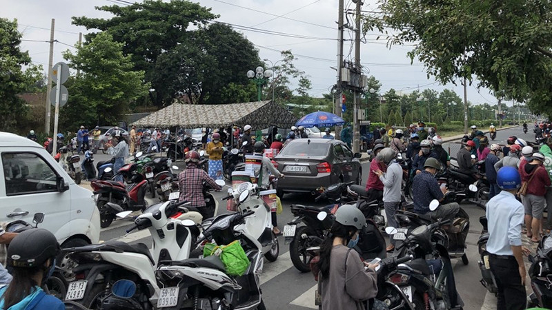 Yêu cầu chấm dứt ngay việc gây ùn tắc tại các chốt kiểm dịch