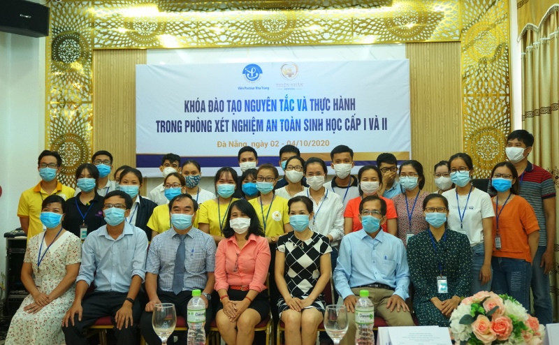 Đà Nẵng tổ chức tập huấn an toàn sinh học trong phòng xét nghiệm.