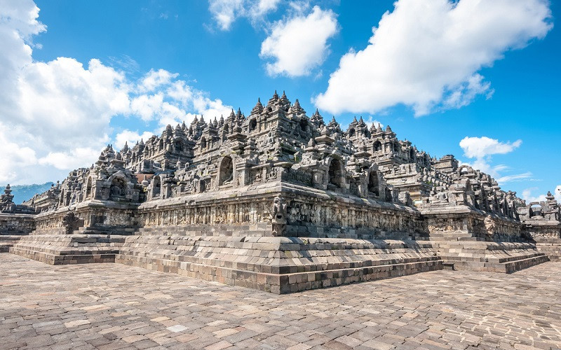Di sản Thế giới - Đền Phật giáo Borobudur ở Trung Java, Indonesia đã mở cửa đón du khách trở lại từ tháng 6 (Ảnh: THEJAKARTAPOST)