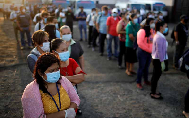 Lao động nữ và người dưới 24 tuổi tại khu vực Mỹ Latinh là đối tượng bị ảnh hưởng nhất do đại dịch COVID-19. (Ảnh: Reuters)