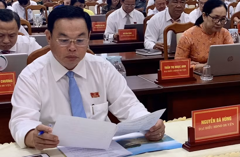 Ông Nguyễn Bá Hùng tại Kỳ họp HĐND huyện Long Điền nhiệm kỳ 2016-2021. (Ảnh: vov.vn)