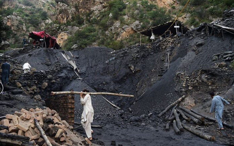 Công nhân tại các mỏ than ở Pakistan không được bảo đảm an toàn. (Ảnh: pakistantoday)