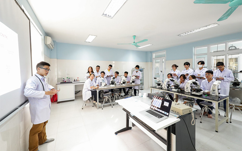 Hoạt động đào tạo của Đại học Quốc gia Hà Nội.
