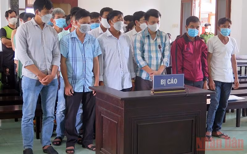 Các bị cáo tại phiên tòa.