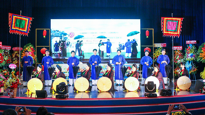 Một tiết mục biểu diễn của CLB Mười nhớ.