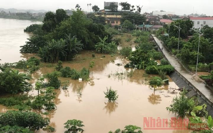 Mưa lũ gây ngập nặng nhiều nơi ở TP Yên Bái (Ảnh minh họa: Thanh Sơn).