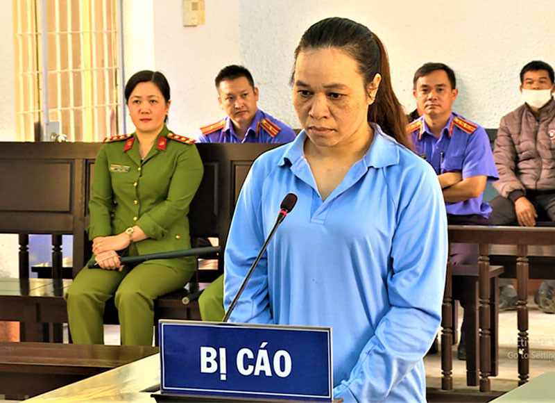 H’Băn Niê Kđăm tại phiên tòa.