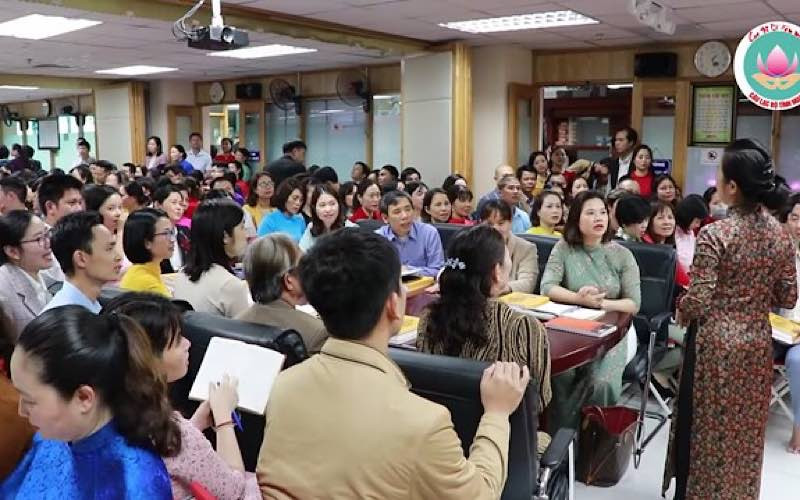 Một buổi sinh hoạt của CLB Tình người. (Ảnh: báo Đại đoàn kết)