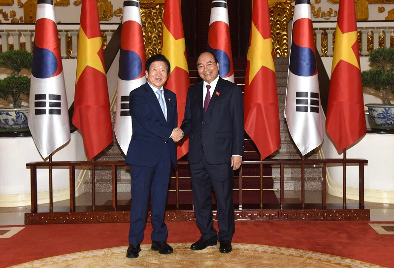 Thủ tướng Nguyễn Xuân Phúc tiếp Chủ tịch Quốc hội Hàn Quốc Park Byeong-Seug