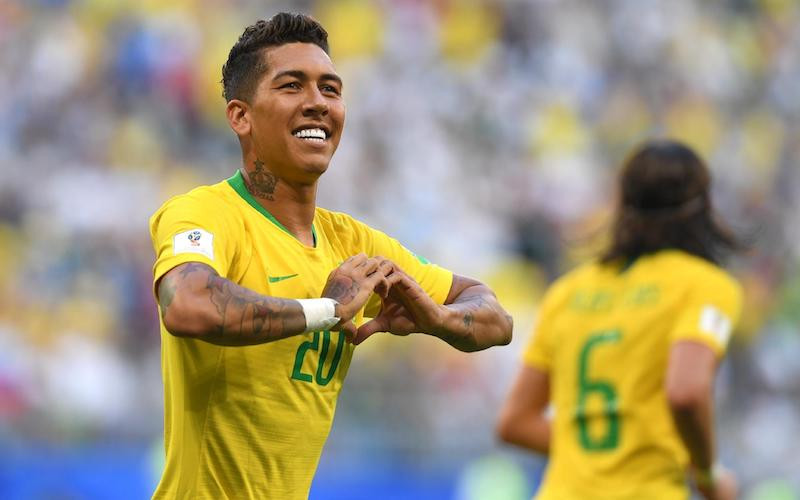 Roberto Firmino nở nụ cười sau khi ghi bàn giúp Brazil đánh bại Venezuela. 