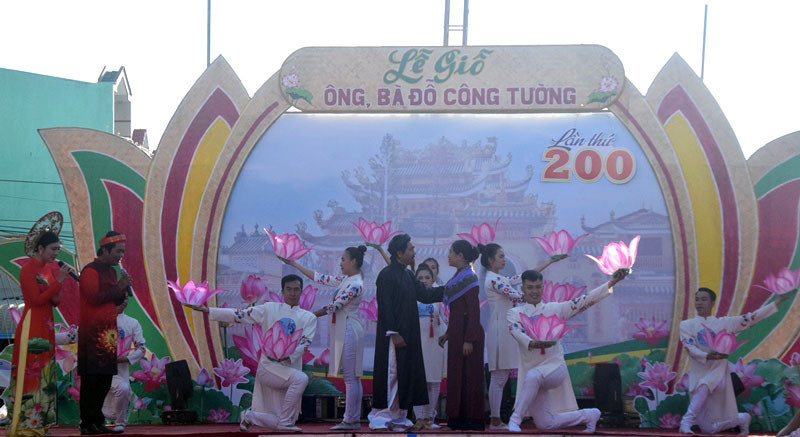 Biểu diễn nghệ thuật tại Lễ giỗ ông, bà Đỗ Công Tường lần thứ 200.
