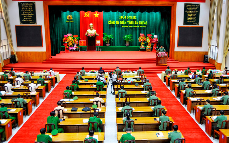 Toàn cảnh hội nghị. 