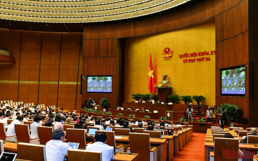 Phiên họp tại hội trường của Quốc hội sáng 31/5. (Ảnh: LINH KHOA)