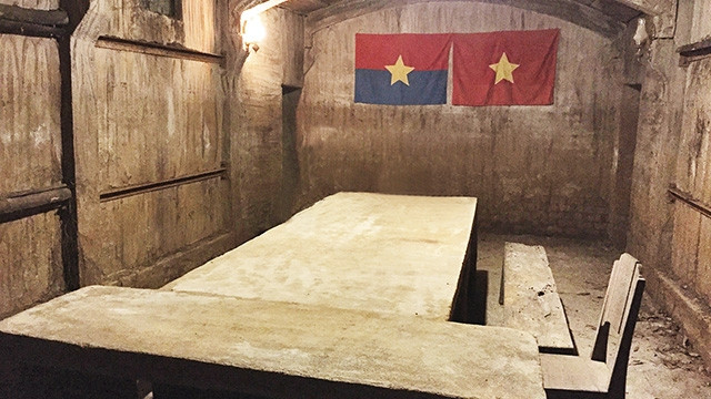 Di tích hầm chỉ huy trong địa đạo.
