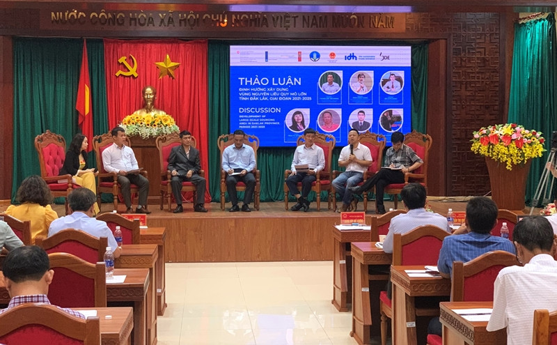 Các đại biểu tham gia thảo luận tại chương trình.