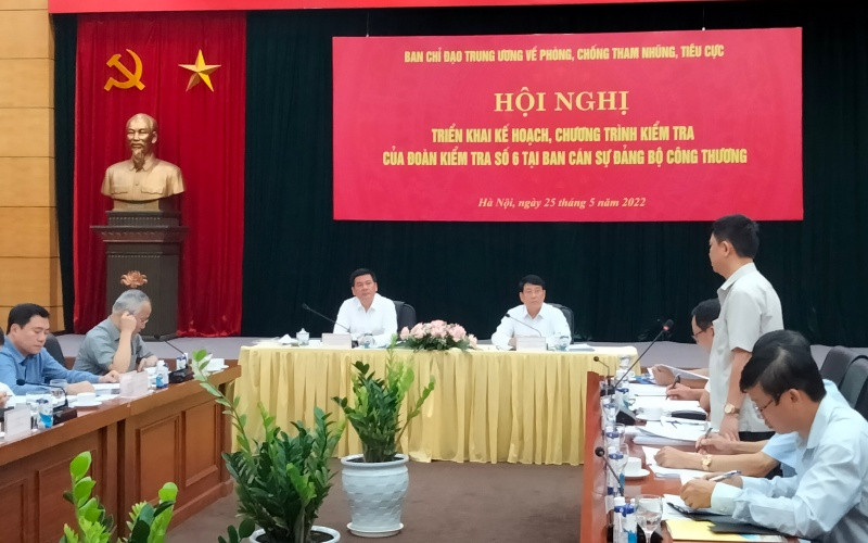 Quang cảnh buổi làm việc.