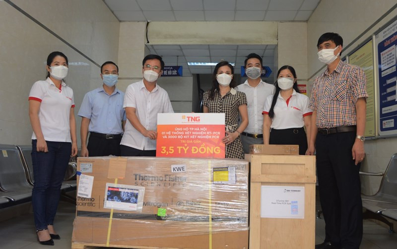 Trao tặng Hà Nội hệ thống xét nghiệm trị giá 3,5 tỷ đồng