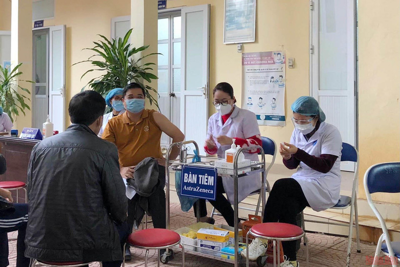 Tỉnh Hòa Bình đang tiếp tục tổ chức tiêm mũi 3 cho người dân.