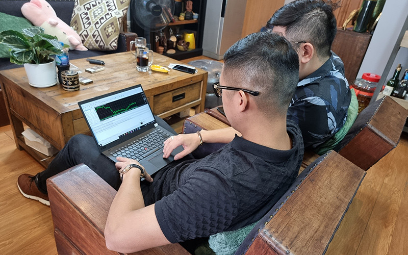 Forex đang trở thành kênh đầu tư ưa thích của nhiều người, nhất là giới trẻ yêu công nghệ.