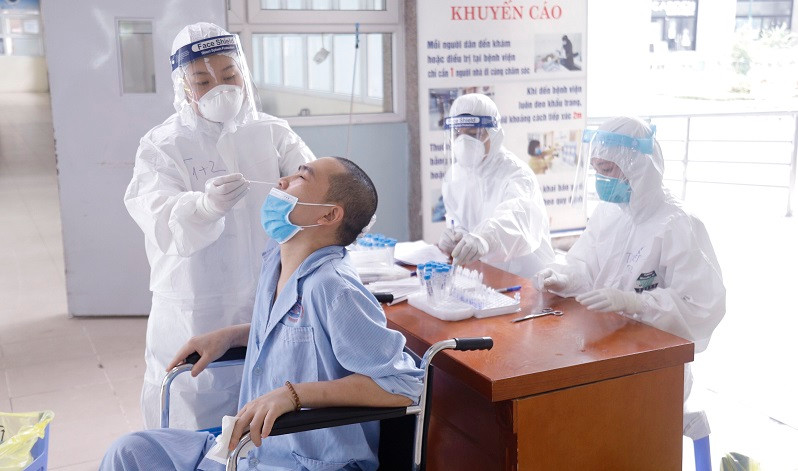 Xây dựng phần mềm hỗ trợ thầy thuốc trong điều trị bệnh nhân Covid-19