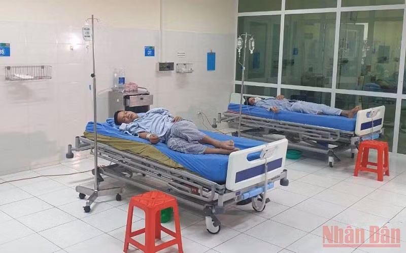 Các nạn nhân đang được cấp cứu, điều trị tại Bệnh viện đa khoa tỉnh Bắc Kạn. 