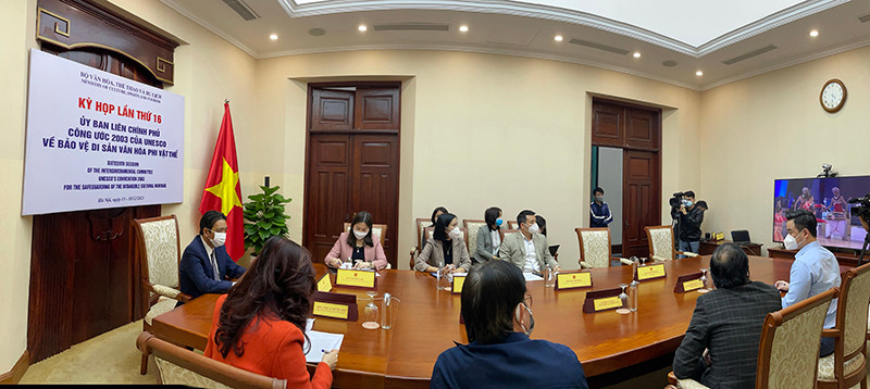 Đại diện lãnh đạo Bộ Văn hóa, Thể thao và Du lịch tham dự lễ khai mạc trực tuyến.