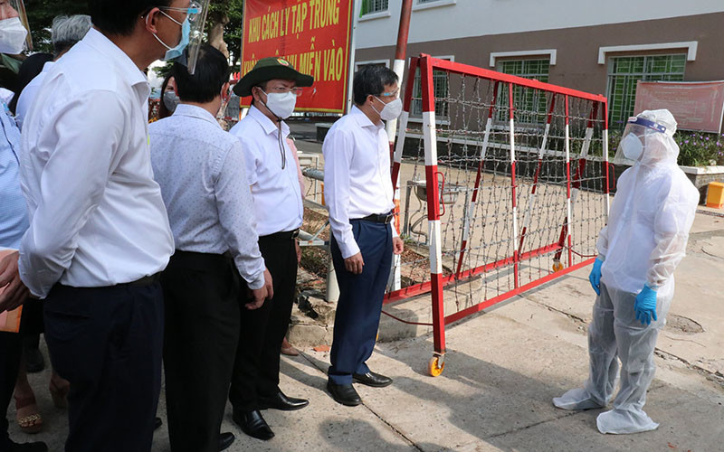 Đoàn công tác của Bộ Y tế kiểm tra công tác phòng, chống dịch tại Bình Dương. 