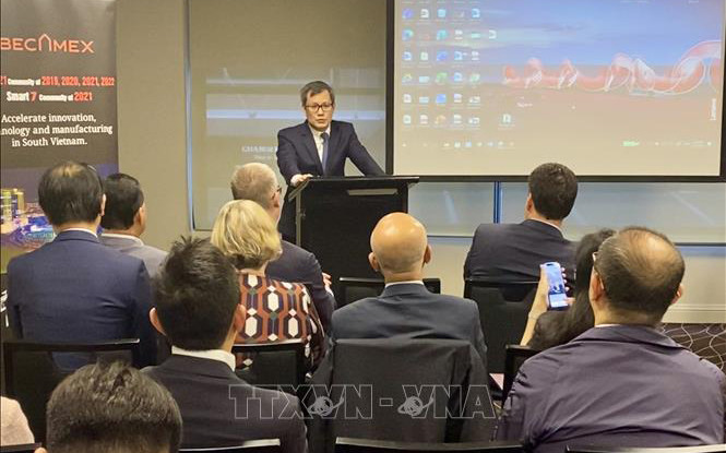 ổng lãnh sự Việt Nam tại bang New South Wales Nguyễn Đăng Thắng giới thiệu về tiềm năng mở rộng thương mại và đầu tư tại Việt Nam. (Ảnh: TTXVN)