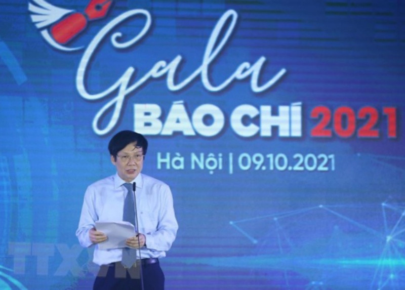 Phó Chủ tịch Thường trực Hội Nhà báo Việt Nam Hồ Quang Lợi phát biểu khai mạc. (Ảnh: Hoàng Hiếu/TTXVN)