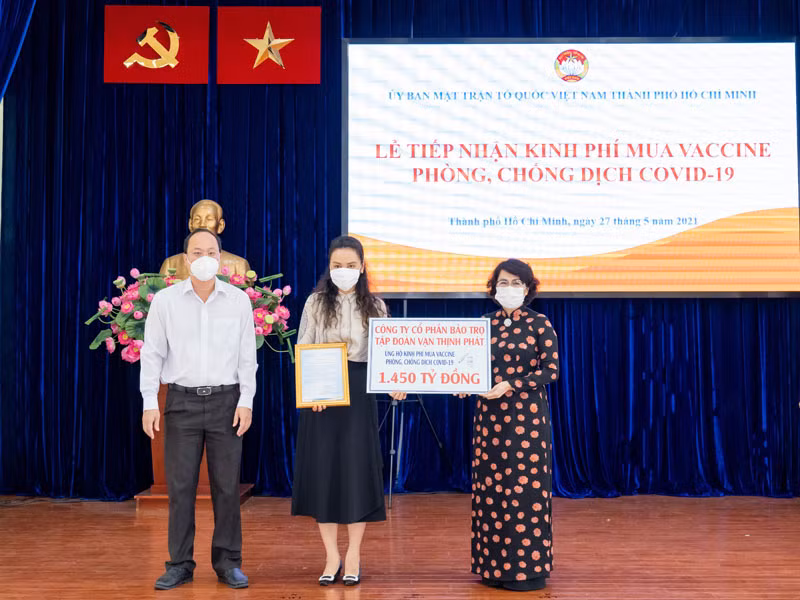 Công ty CP Bảo trợ Tập đoàn Vạn Thịnh Phát ủng hộ phòng chống dịch Covid-19.