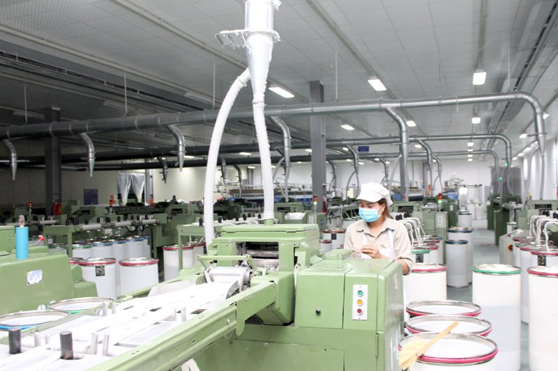 Doanh nghiệp đẩy mạnh sản xuất kinh doanh để nắm bắt cơ hội từ thị trường.