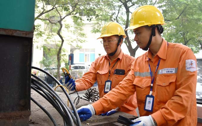 Tiêu thụ điện tăng cao do thời tiết nắng nóng kéo dài