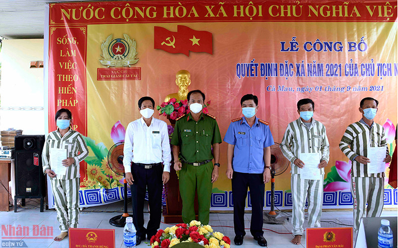 Công bố quyết định đặc xá 2021 tại Trại Giam Cái Tàu thuộc Bộ Công an sáng 1/9. 