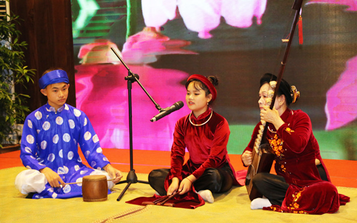 Những đào nương “nhí” là “mầm xanh di sản”, đang nắm giữ tương lai của ca trù.