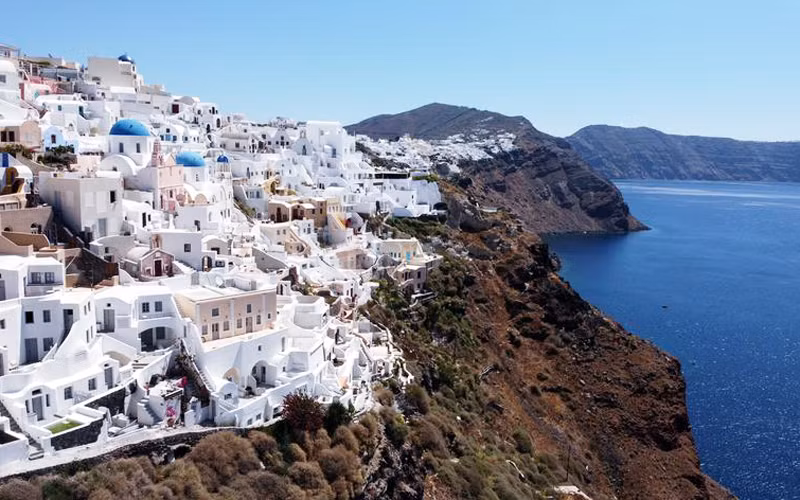 Hòn đảo Santorini nổi tiếng của Hy Lạp (Ảnh: REUTERS)